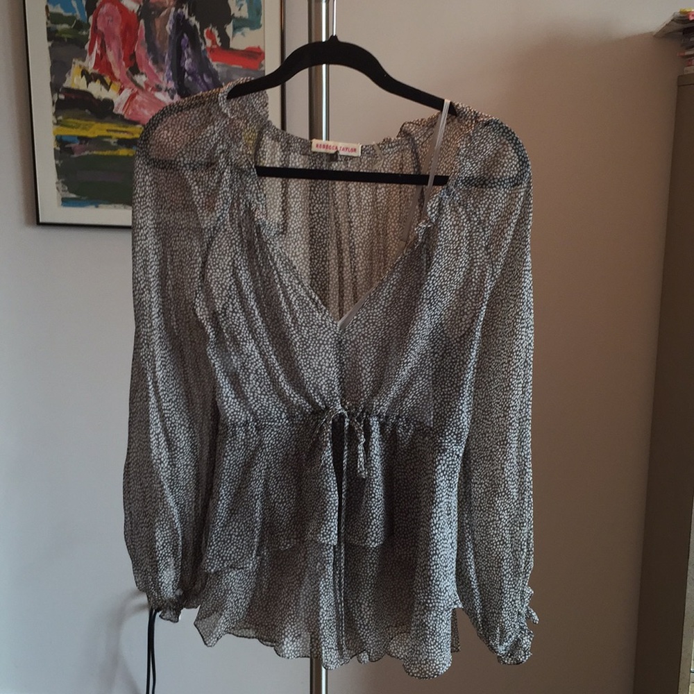 2 piece flowy shirt with cinch around the waist